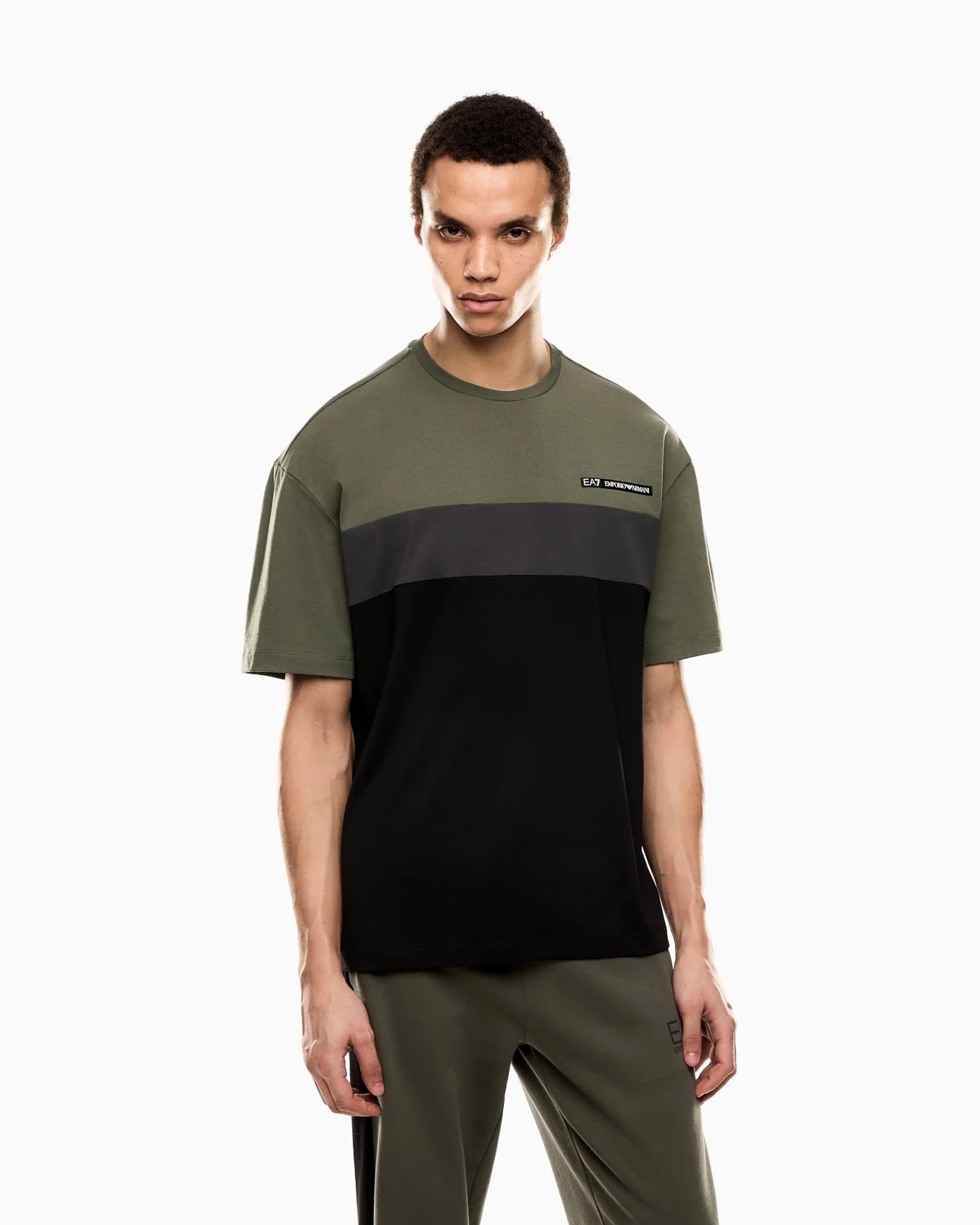 EA7 Emporio Armani 7M000935 Athletic Colour Block Cotton-Blend Crew-Neck T-Shirt - Green - Image 2