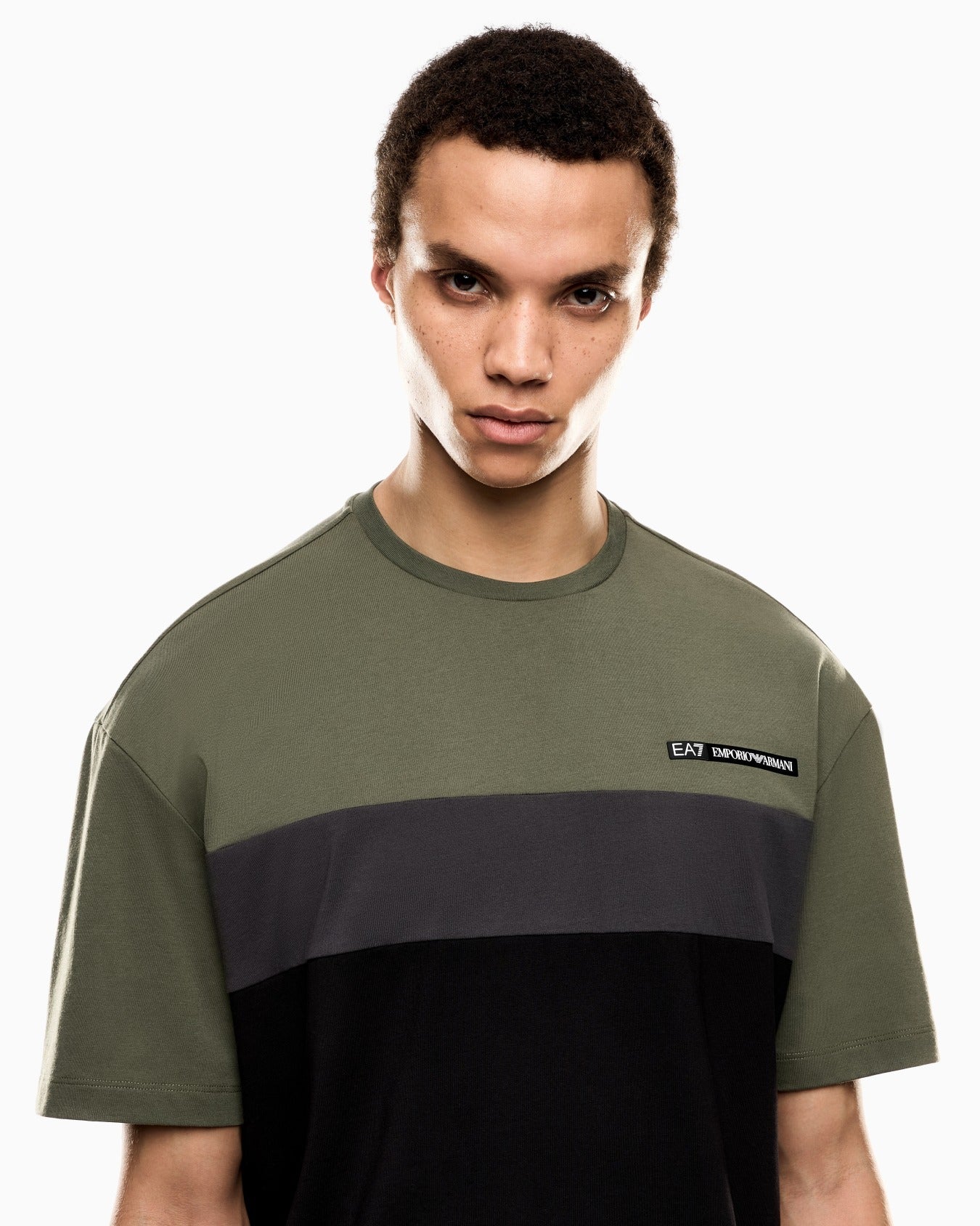 EA7 Emporio Armani 7M000935 Athletic Colour Block Cotton-Blend Crew-Neck T-Shirt - Green - Image 4