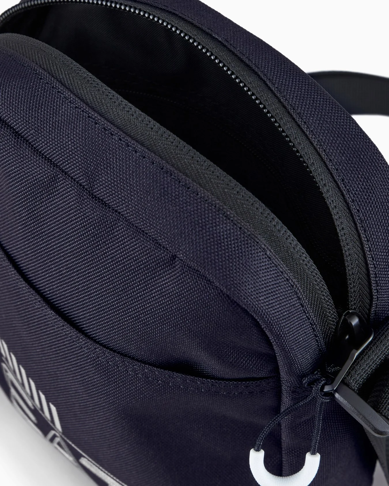 EA7 Emporio Armani Mens 245086 Woven Shoulder Bag - Navy/White - Image 3