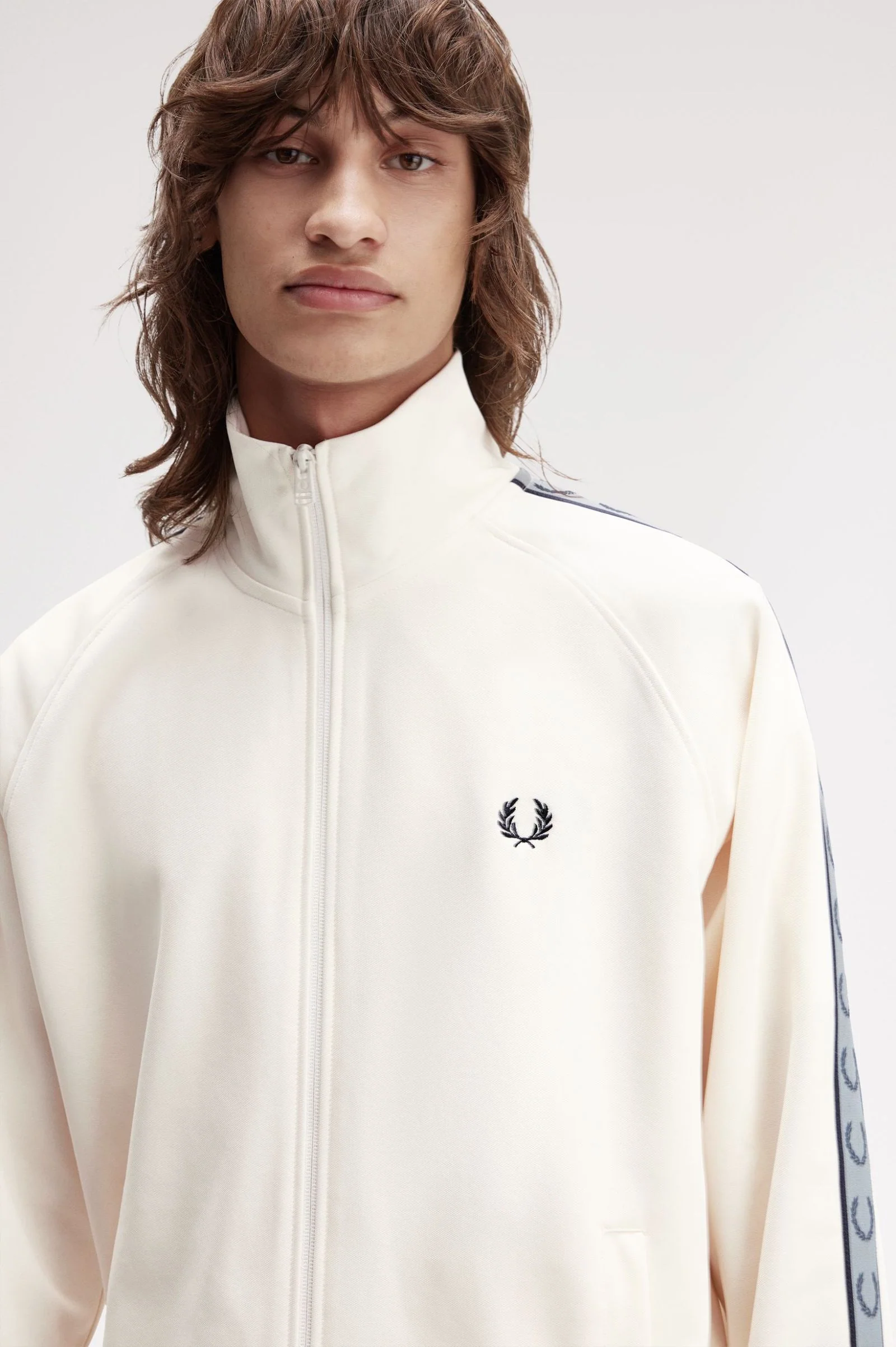Fred Perry J5557 Contast Taped Track Jacket - Z29 Ecru/Navy - Image 2
