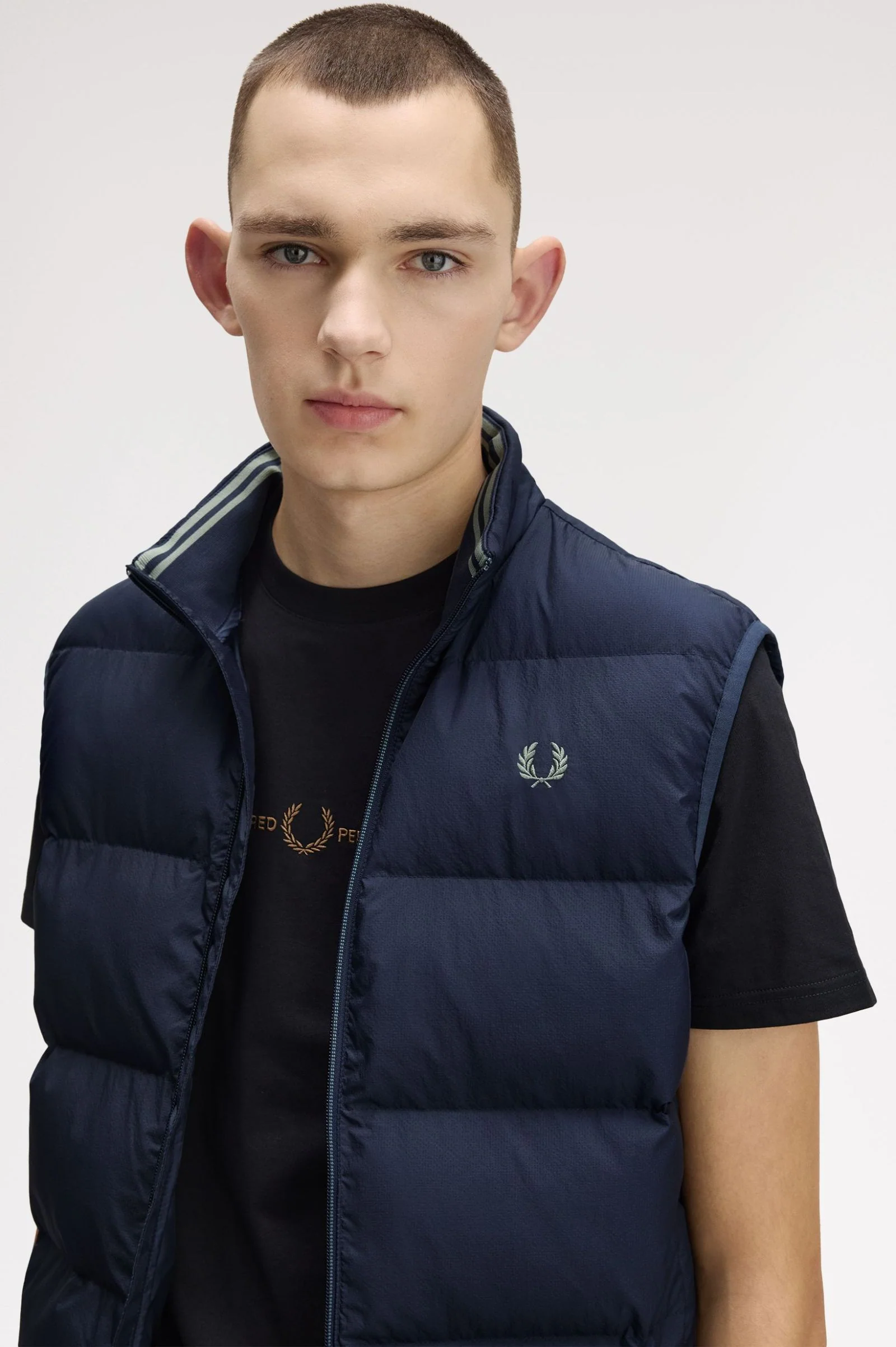 Fred Perry J8522 Insulated Gilet 738 Dark Airforce - Image 5