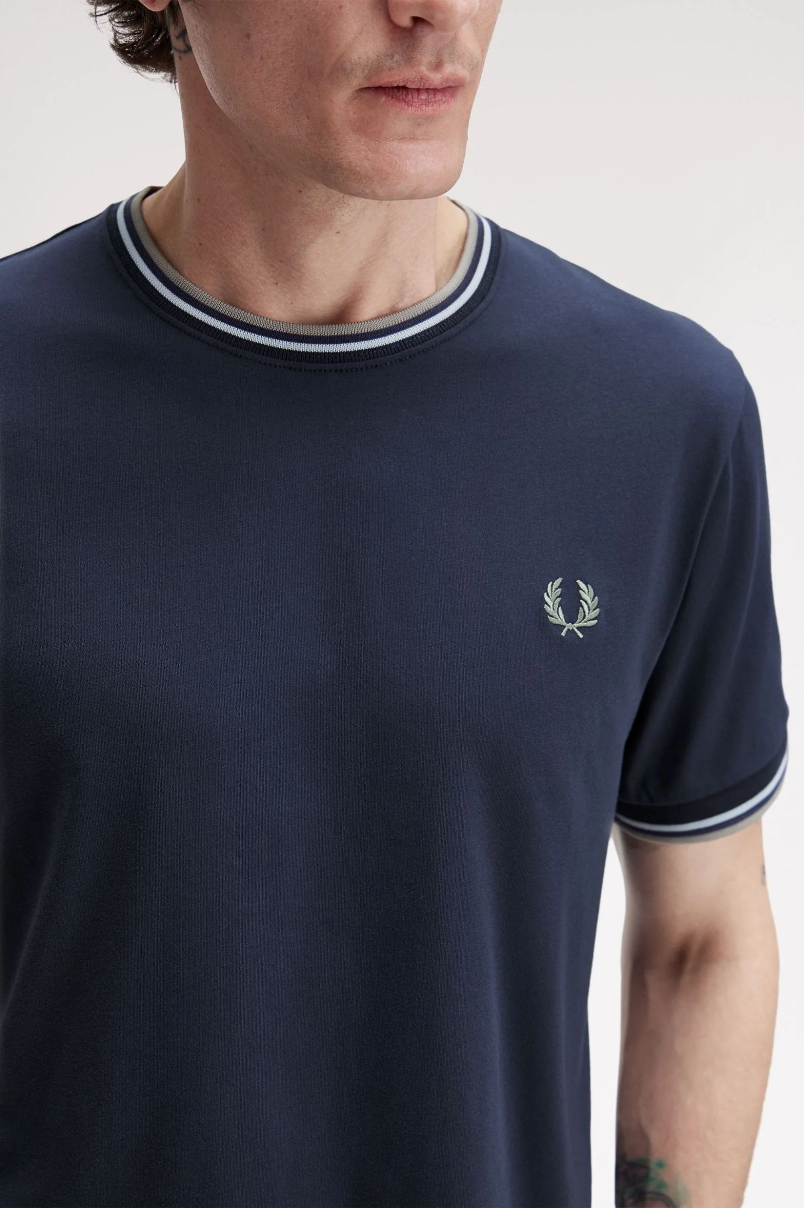Fred Perry M1588V Twin Tipped T-Shirt Z47 Dark Airforce/Light Ice/Bay Leaf - Image 4