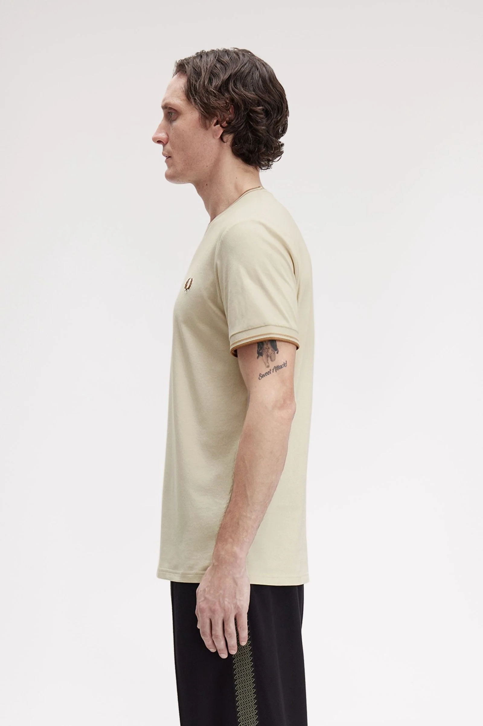 Fred Perry M1588V Twin Tipped T-Shirt Z53 Oatmeal/Warm Stone - Image 4