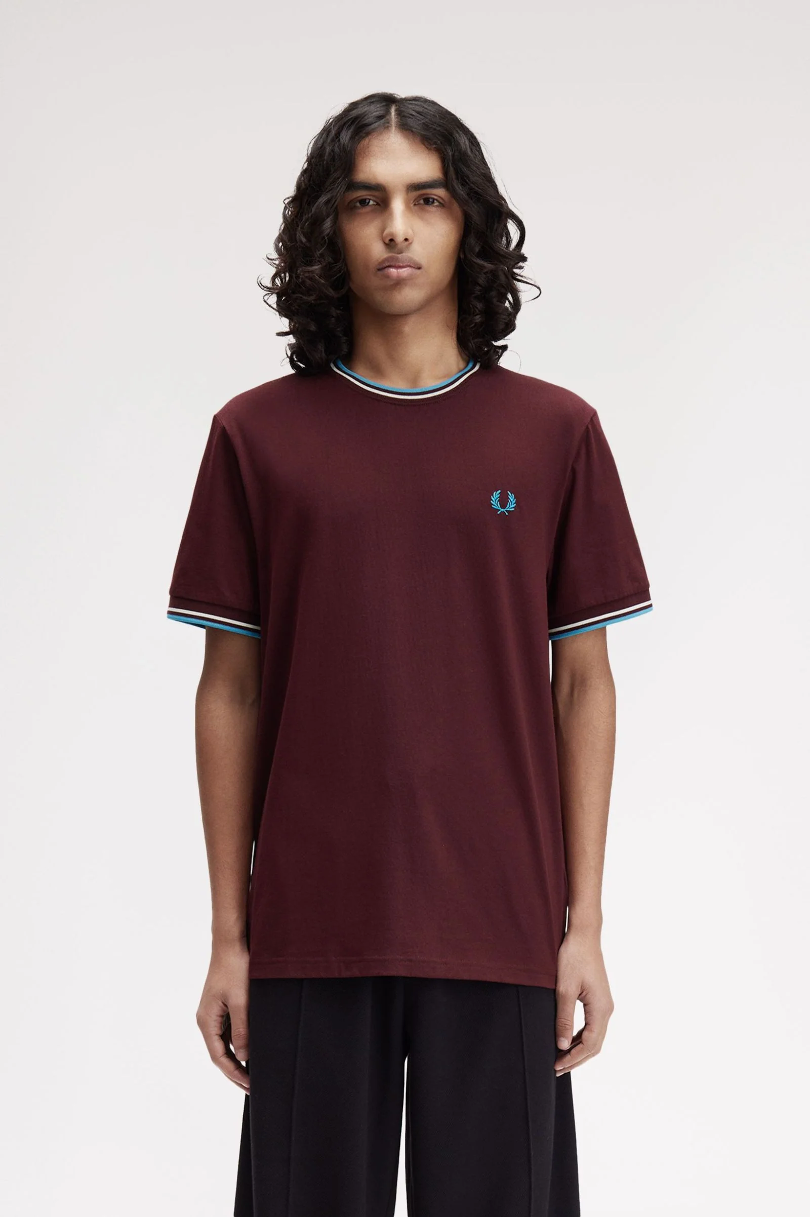 Fred Perry M1588V Twin Tipped T-Shirt Z63 Oxblood/Ecru - Image 3