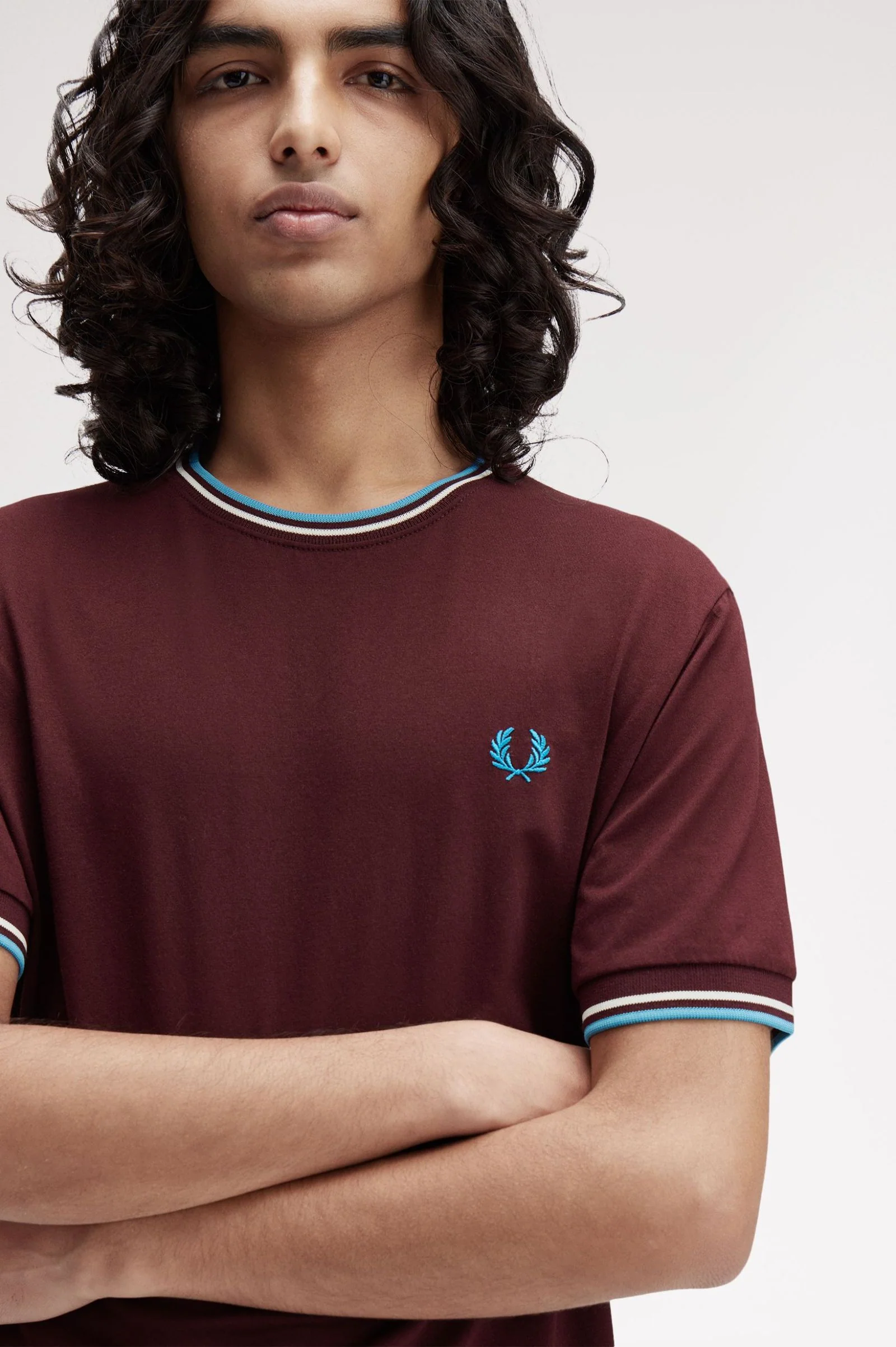 Fred Perry M1588V Twin Tipped T-Shirt Z63 Oxblood/Ecru - Image 5