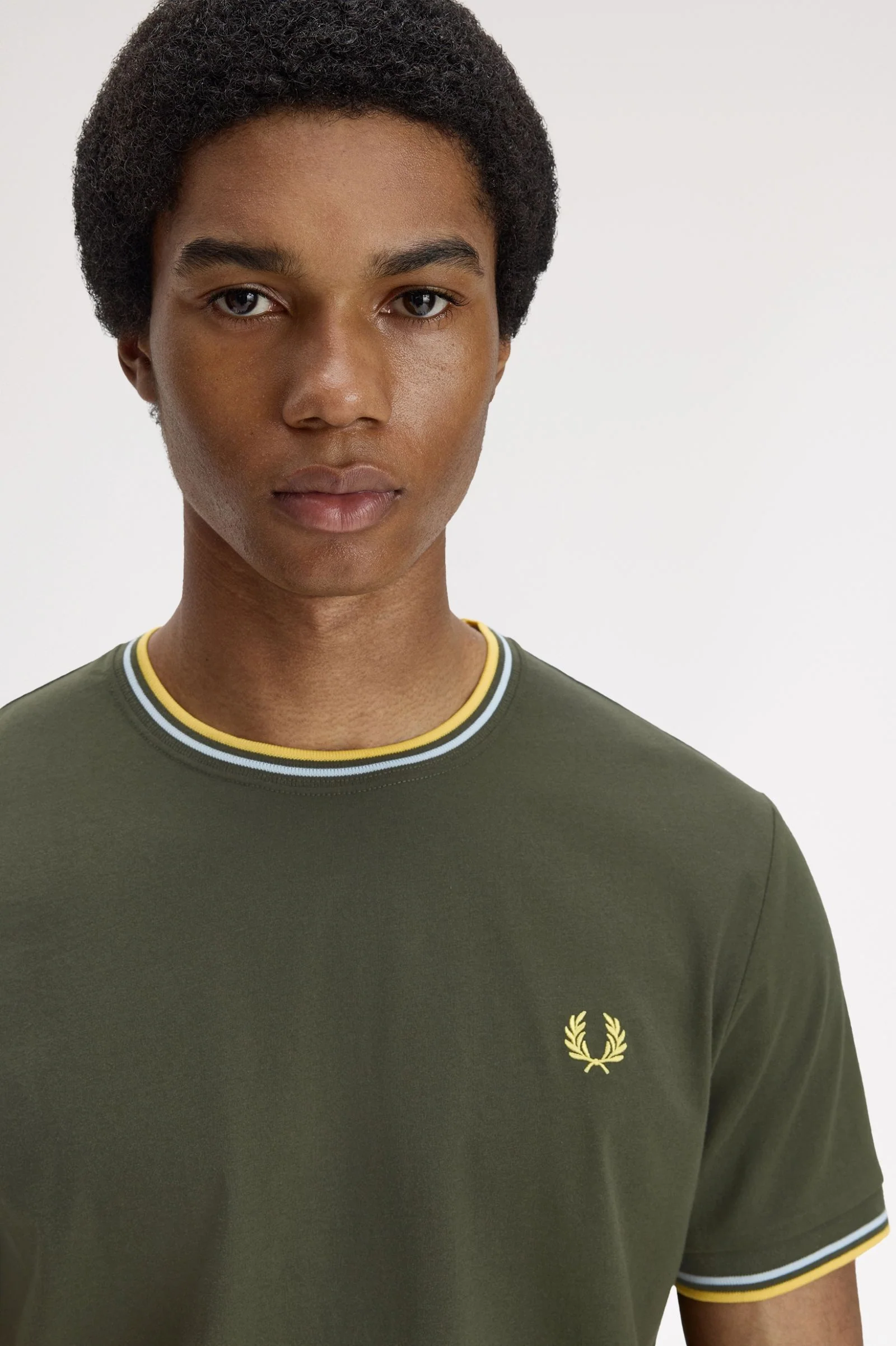 Fred Perry M1588V Twin Tipped T-Shirt 05B - HNTNGR/LGIC/LMNB 05B - Image 3