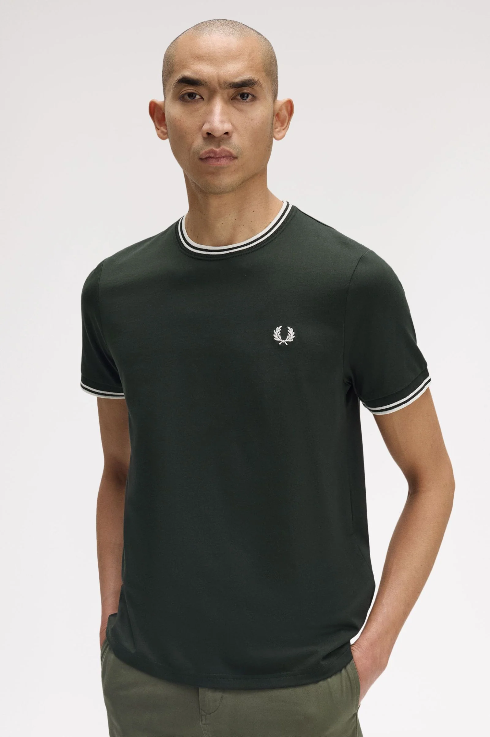 Fred Perry M1588V Twin Tipped T-Shirt - 53A Night Green/Snow White - Image 2
