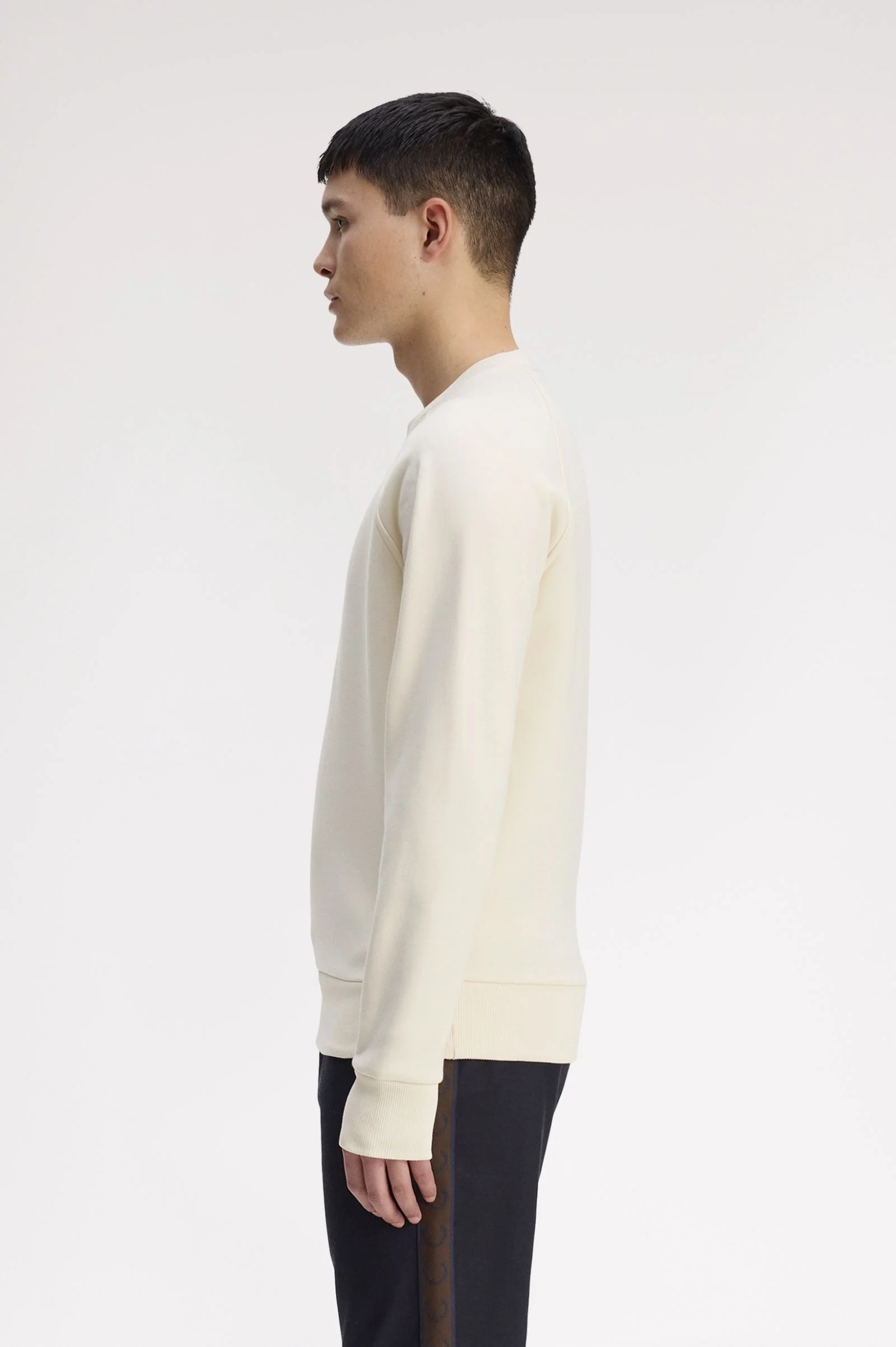 Fred Perry M1769 Outline Laurel Wreath Sweatshirt - 560 Ecru - Image 5