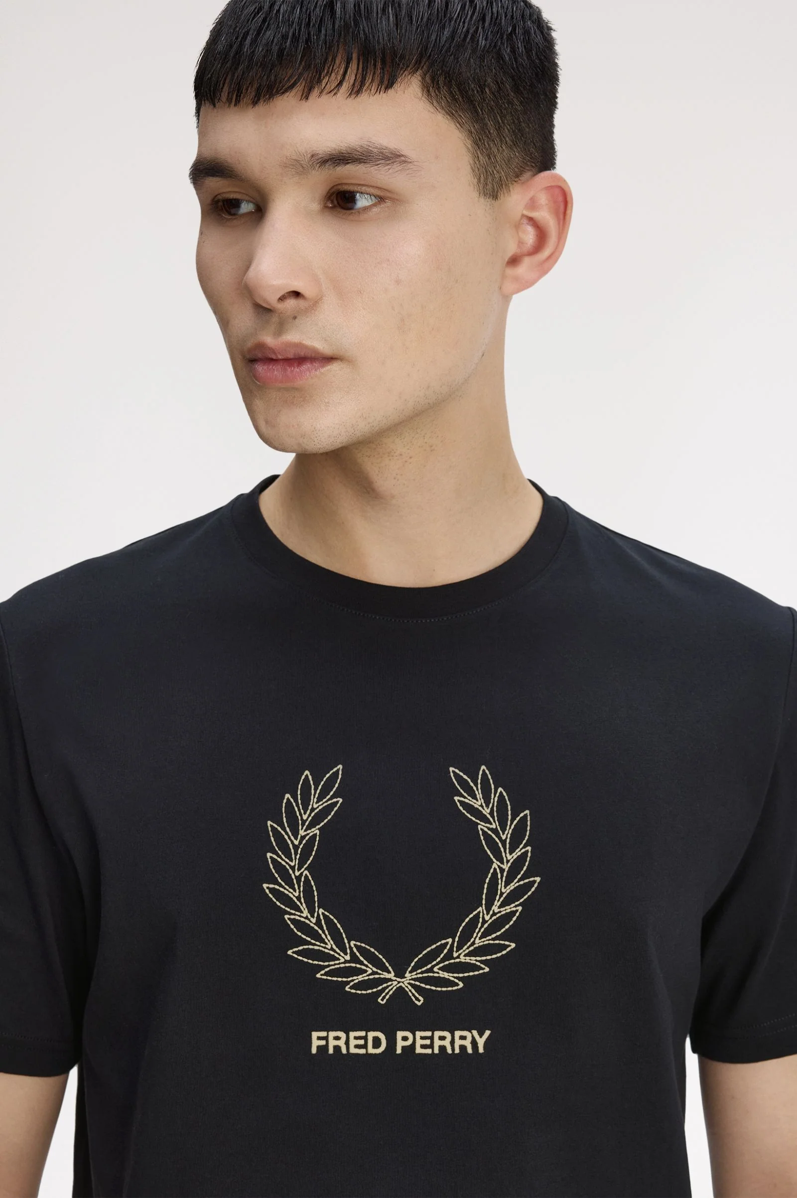 Fred Perry M1775 Outline Laurel Wreath T-Shirt - 102 Black - Image 3