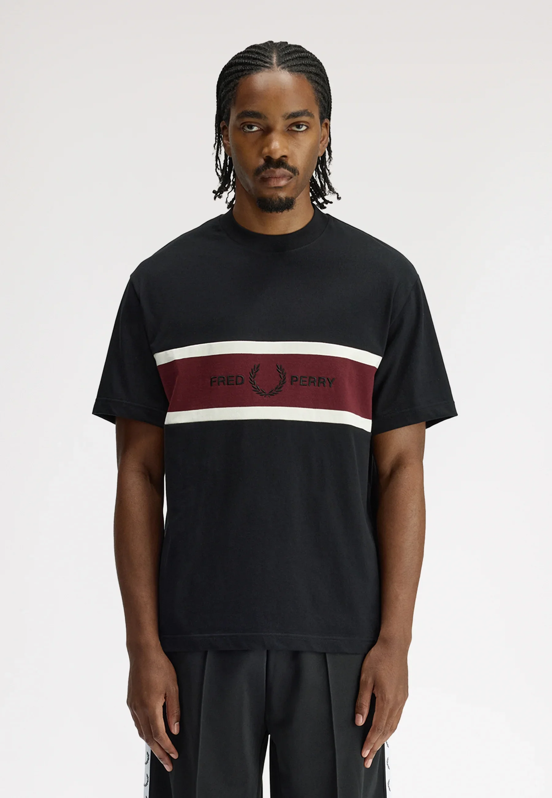 Fred Perry M2405 Embriodered Panel T-Shirt - Black - Image 2