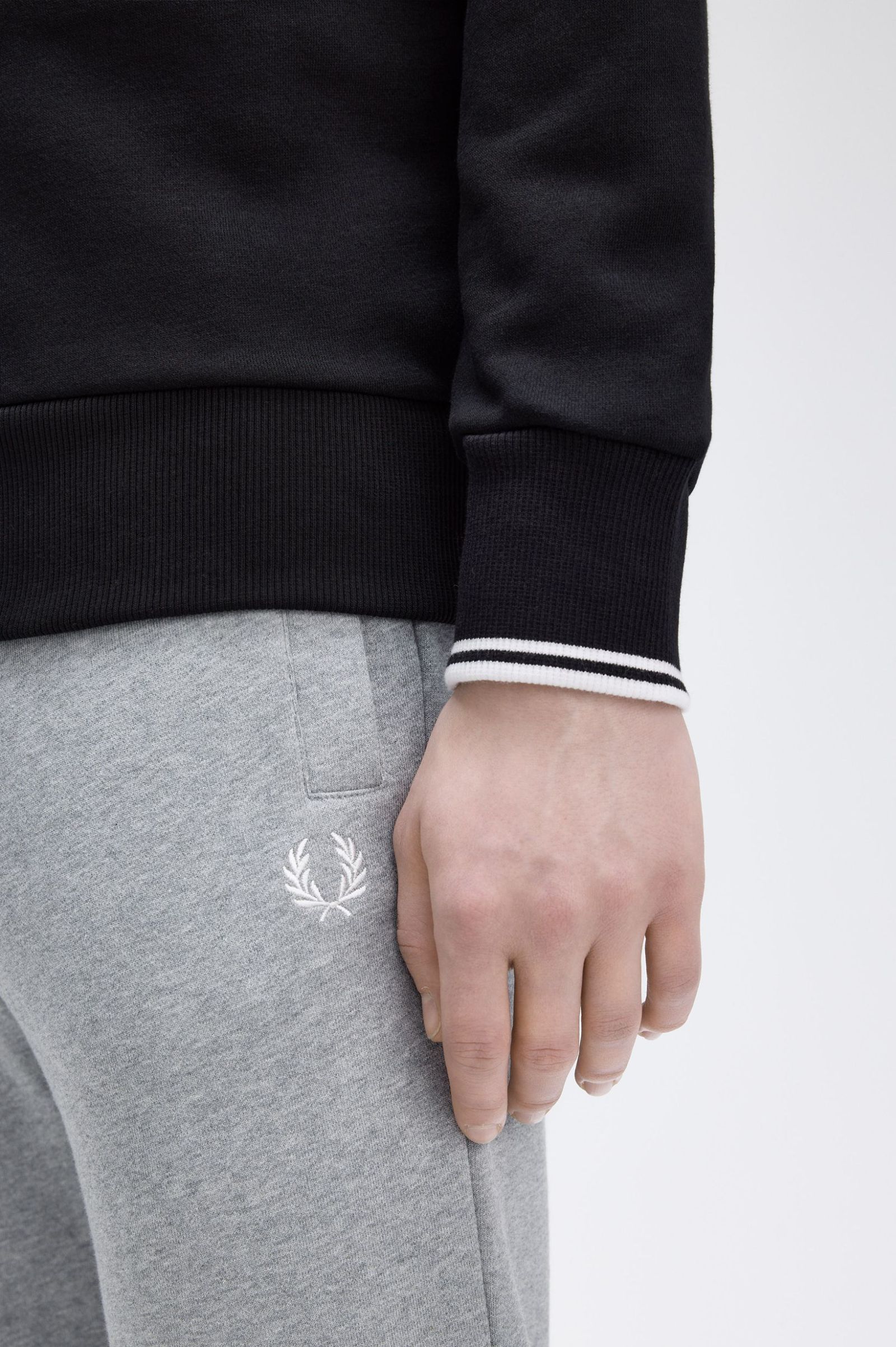 Fred Perry M3574 Half Zip Sweatshirt 102 Black - Image 4