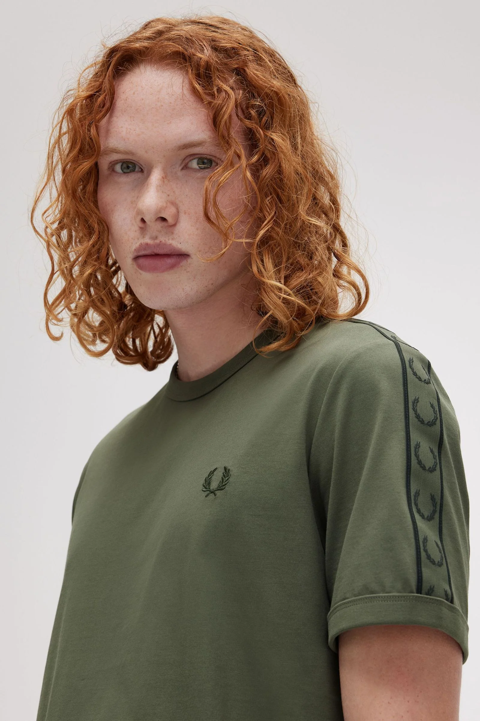 Fred Perry M4613 Contrast Tape Ringer T-shirt W49 Laurel Wreath Green/Night Green - Image 3