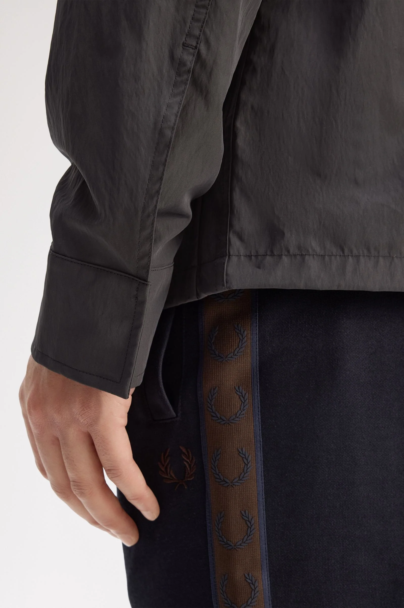 Fred Perry M5684 Zip Through Overshirt - Y93 Anchor Grey - Image 4