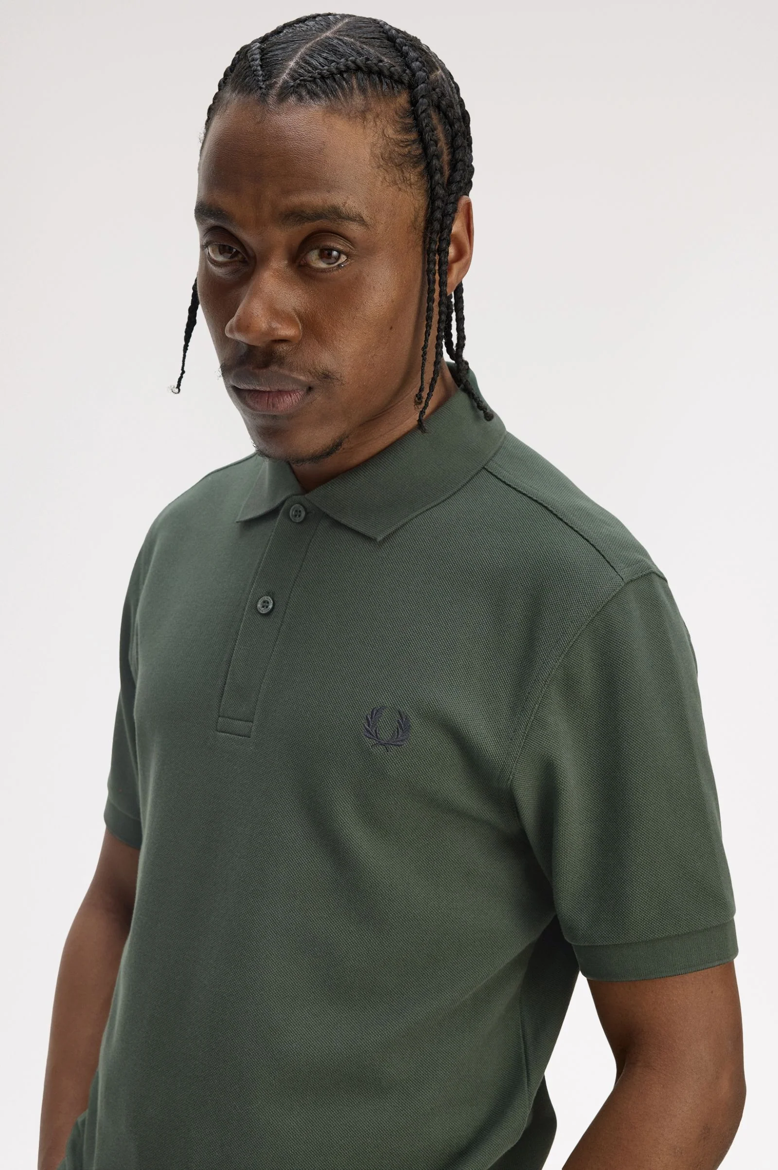 Fred Perry M6000 The Fred Perry Polo Shirt - Z86 Court Green/Navy - Image 2