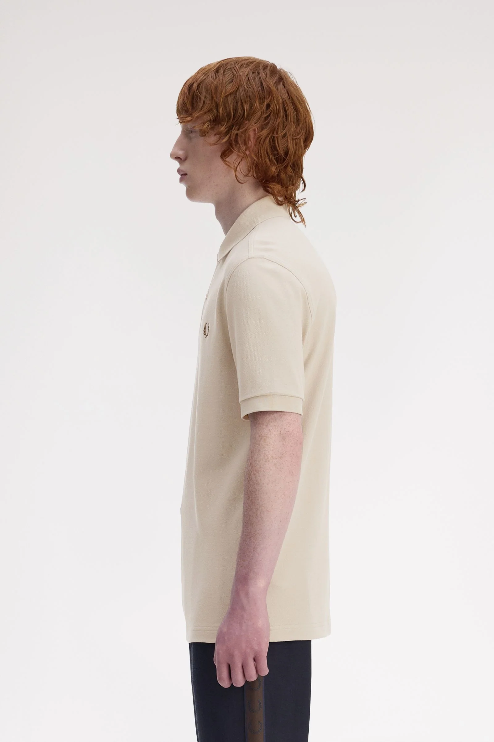 Fred Perry M6000 The Fred Perry Polo Shirt - Z87 Warm Oat/Burnt Tobacco - Image 4