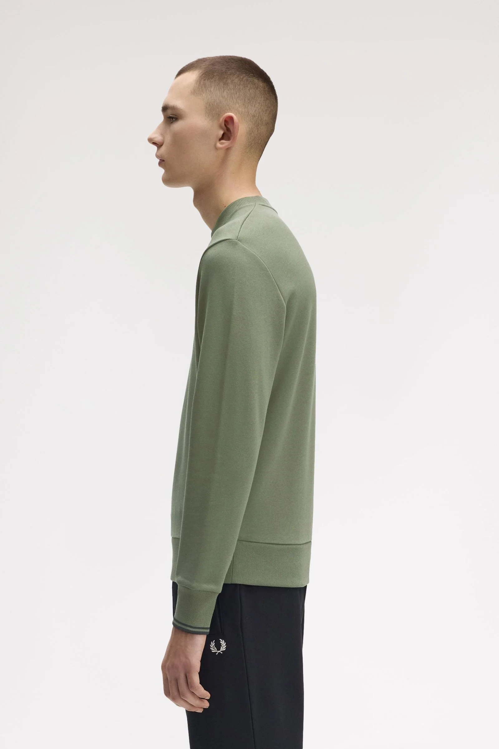 Fred Perry M7535 Crew Neck Sweatshirt - Z50 Laurel Wreath Green Black - Image 4