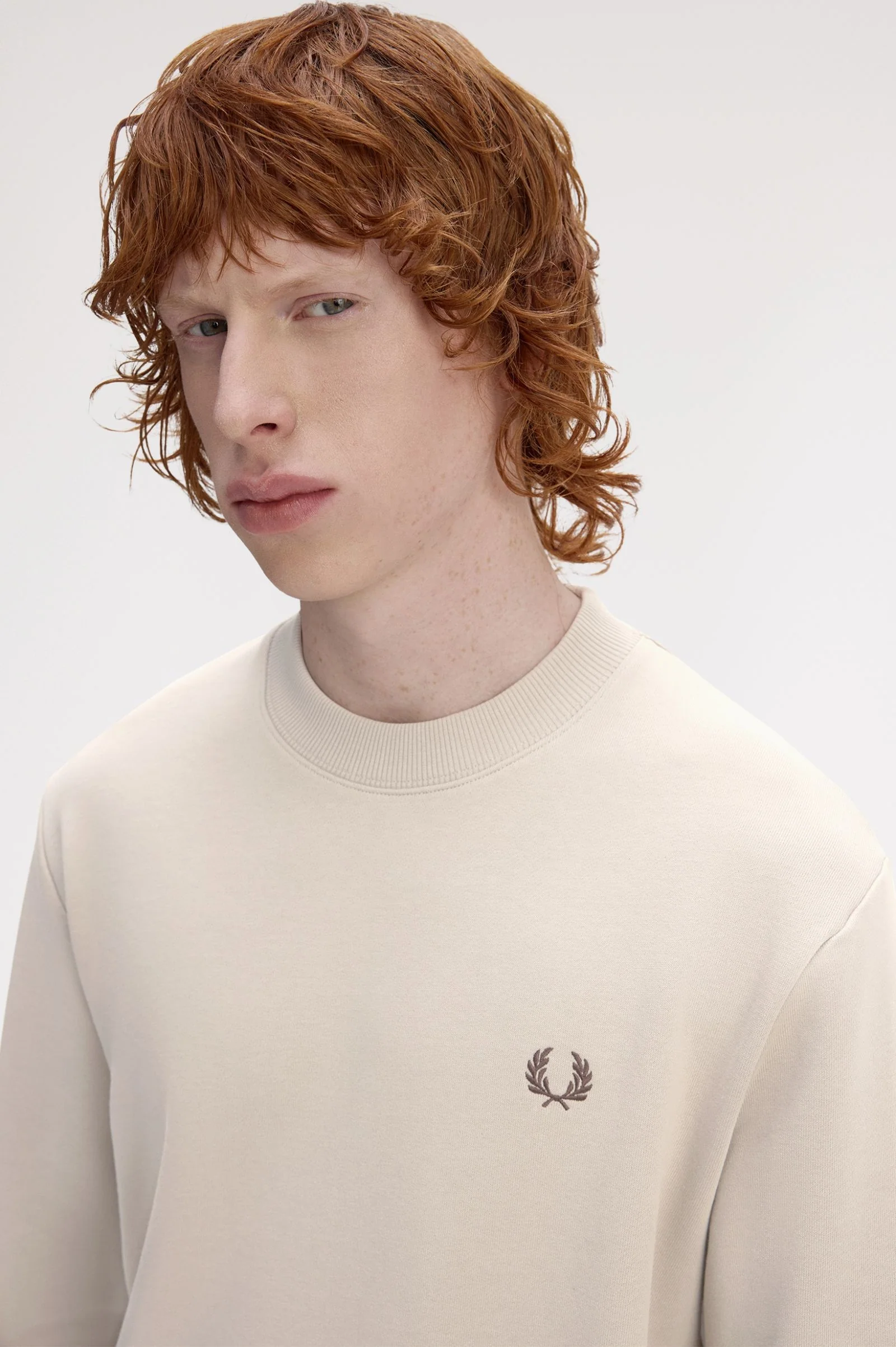 Fred Perry M7535 Crewneck Sweatshirt - 50A Warm Oat/Court Green/Burnt Tobacco - Image 3