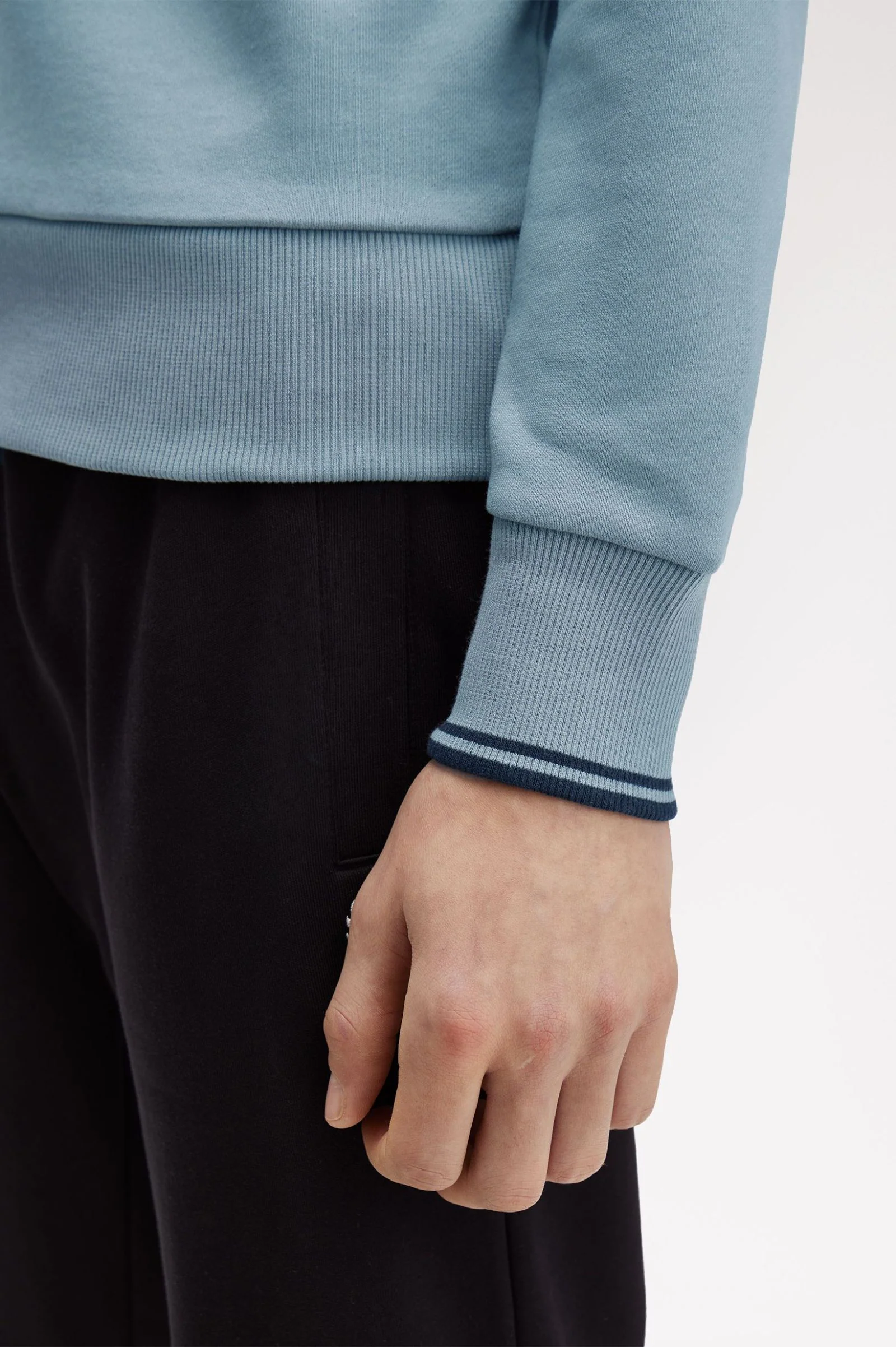Fred Perry M7535 Crewneck Sweatshirt - Z56 Stockport Blue/Navy - Image 2