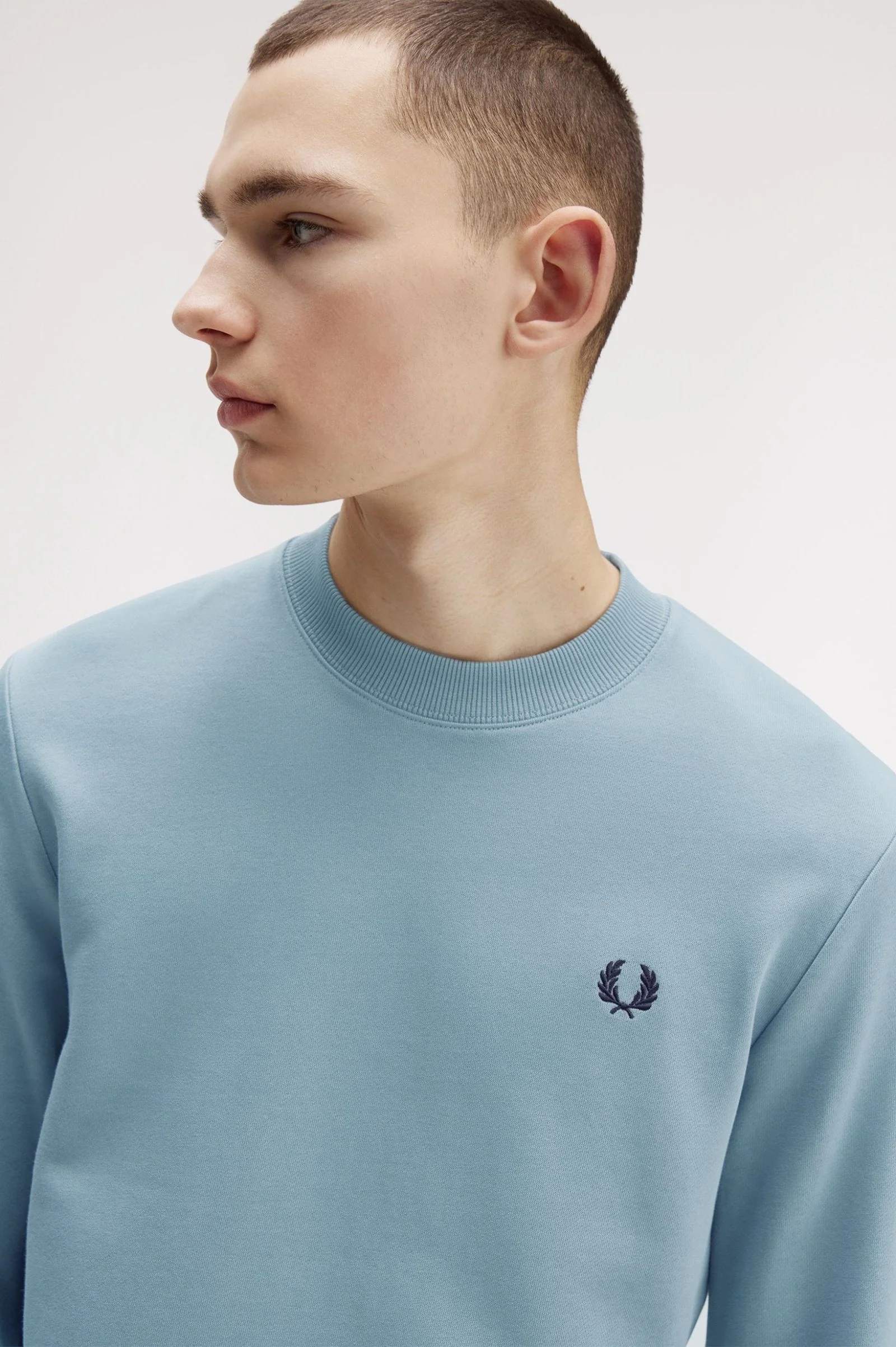 Fred Perry M7535 Crewneck Sweatshirt - Z56 Stockport Blue/Navy - Image 3