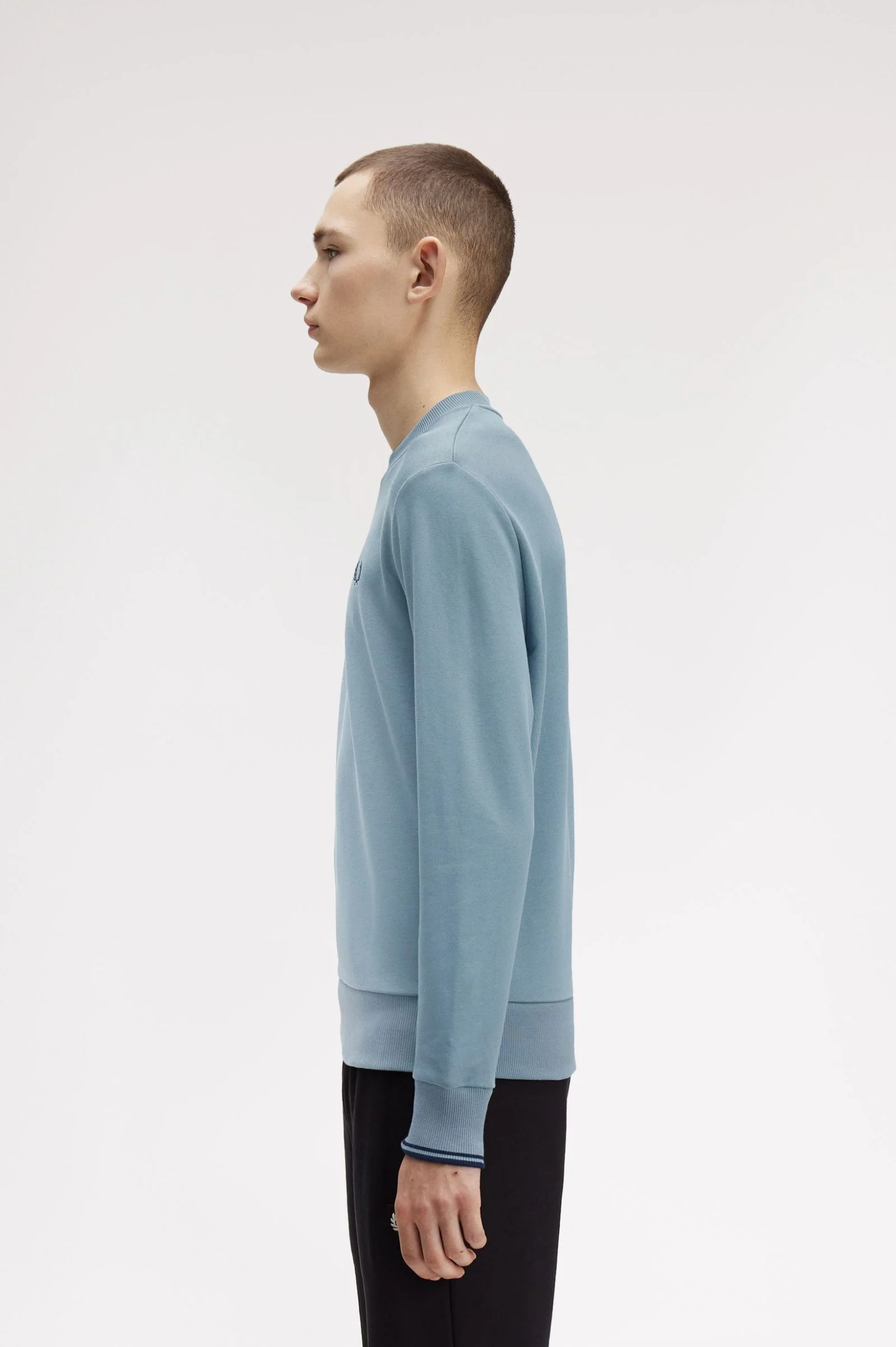 Fred Perry M7535 Crewneck Sweatshirt - Z56 Stockport Blue/Navy - Image 5