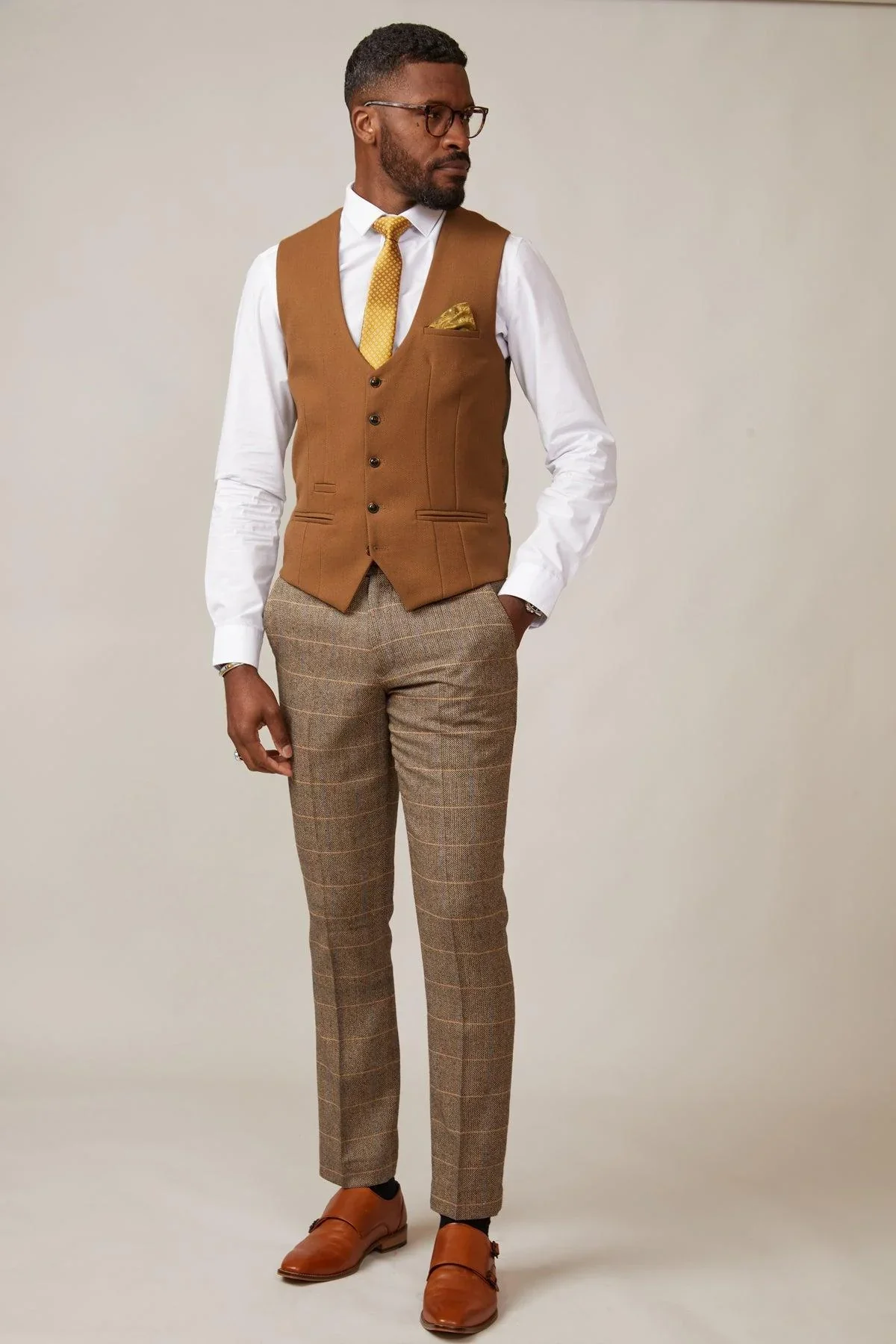 Marc Darcy Kelvin Single Breasted Waistcoat - Tan - Image 5