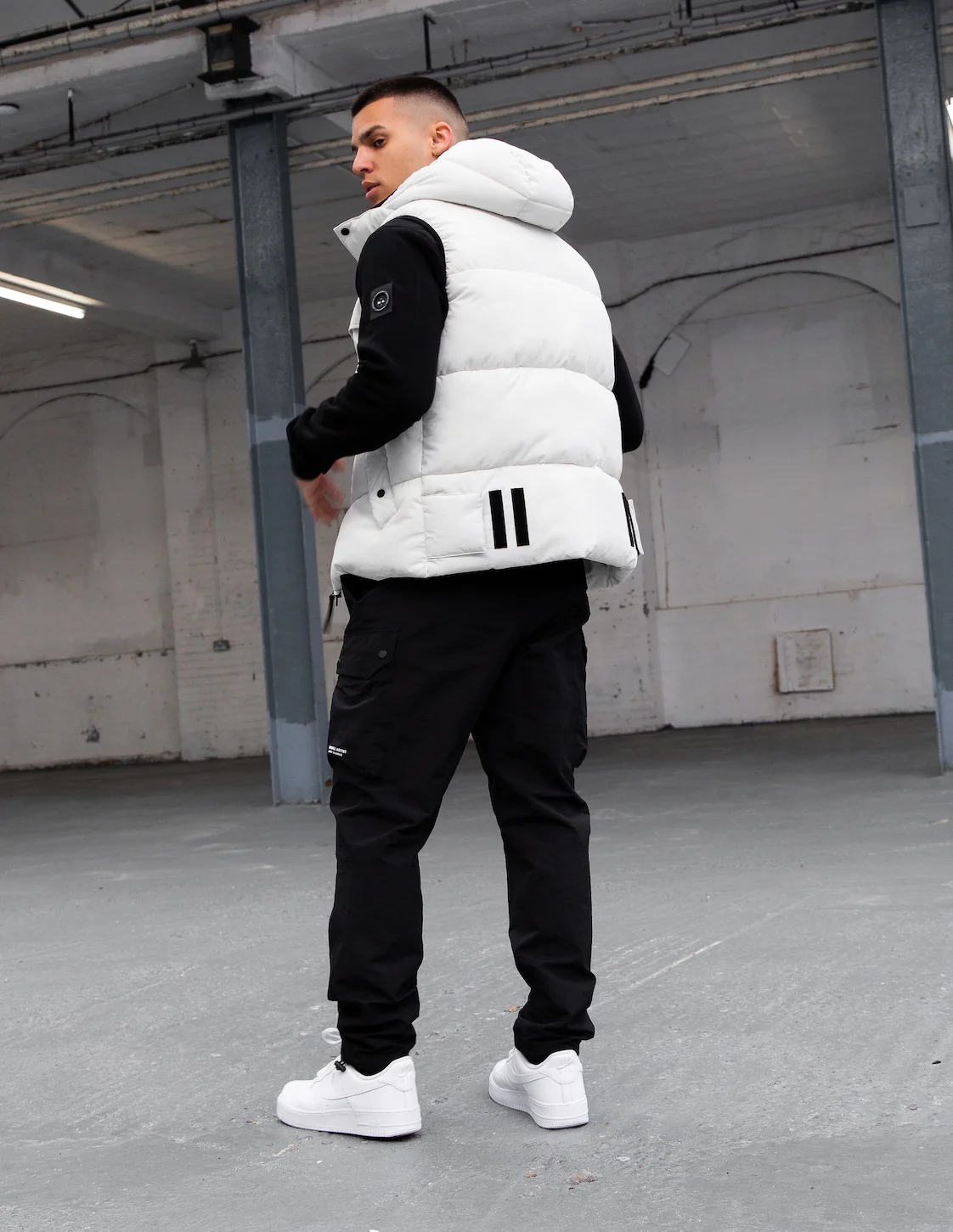 Marshall Artist Multi Pocket Gilet Bone White - Image 3