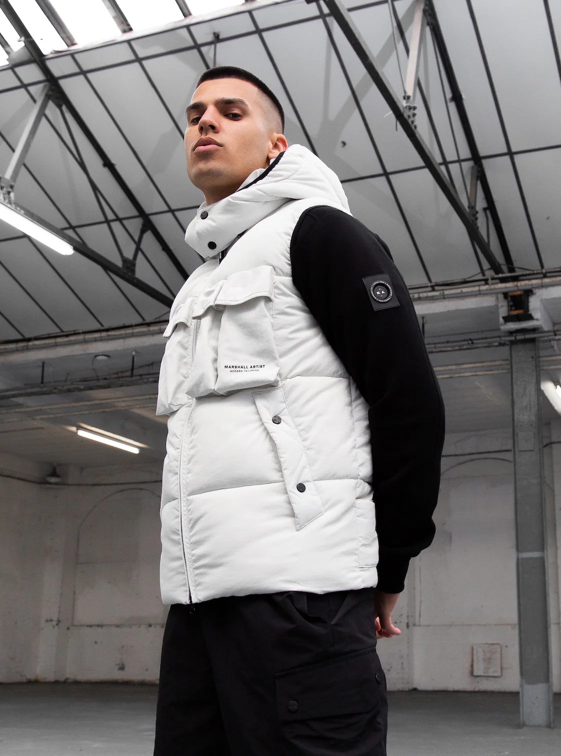Marshall Artist Multi Pocket Gilet Bone White - Image 5