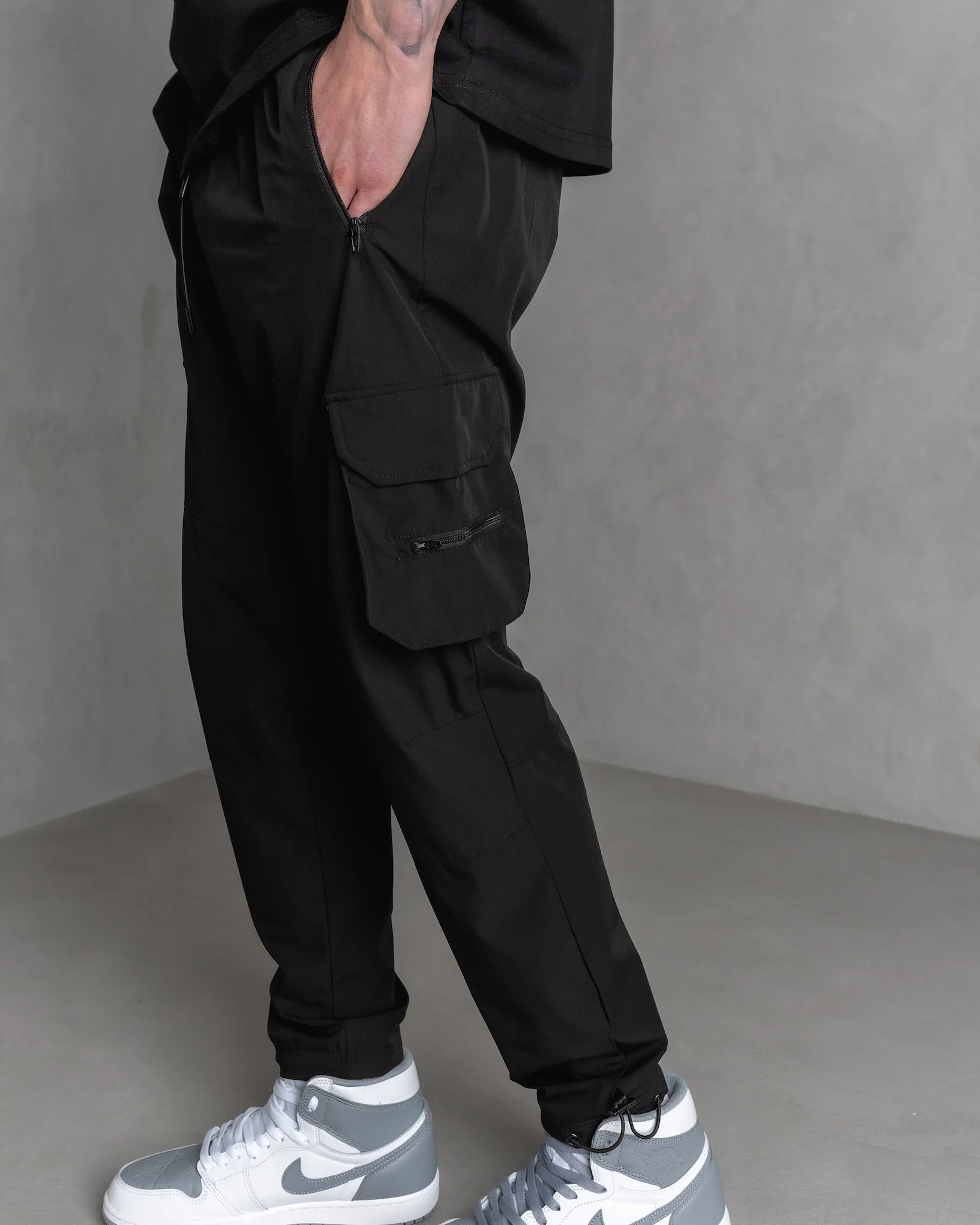 Syenti Technical Cargo Pant Black - Image 3