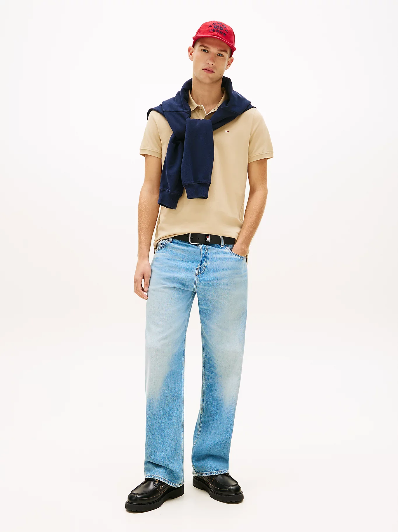 Tommy Jeans Flag Slim Fit Pique Polo Shirt - Gentle Gold - Image 3