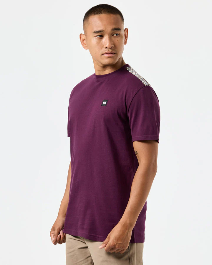 Weekend Offender Diaz T-shirt Acaiberry/Midhousecheck - Image 2